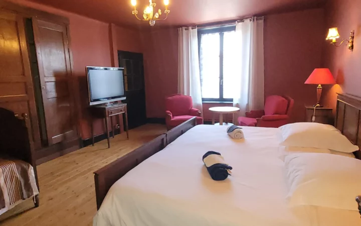 Chambre vintage cosy à Maison Cœurdacier, Monthureux‑sur‑Saône.