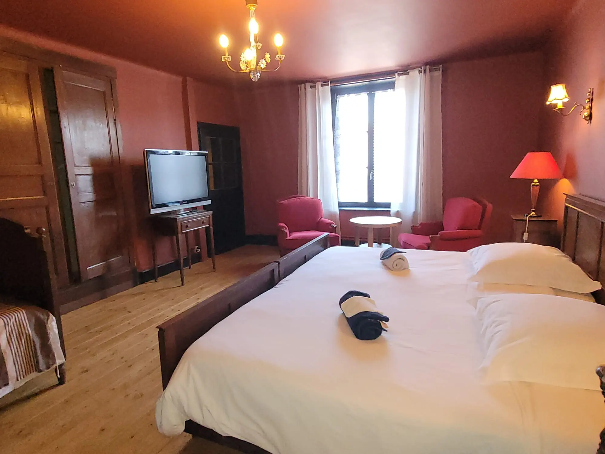 Chambre vintage cosy à Maison Cœurdacier, Monthureux‑sur‑Saône.